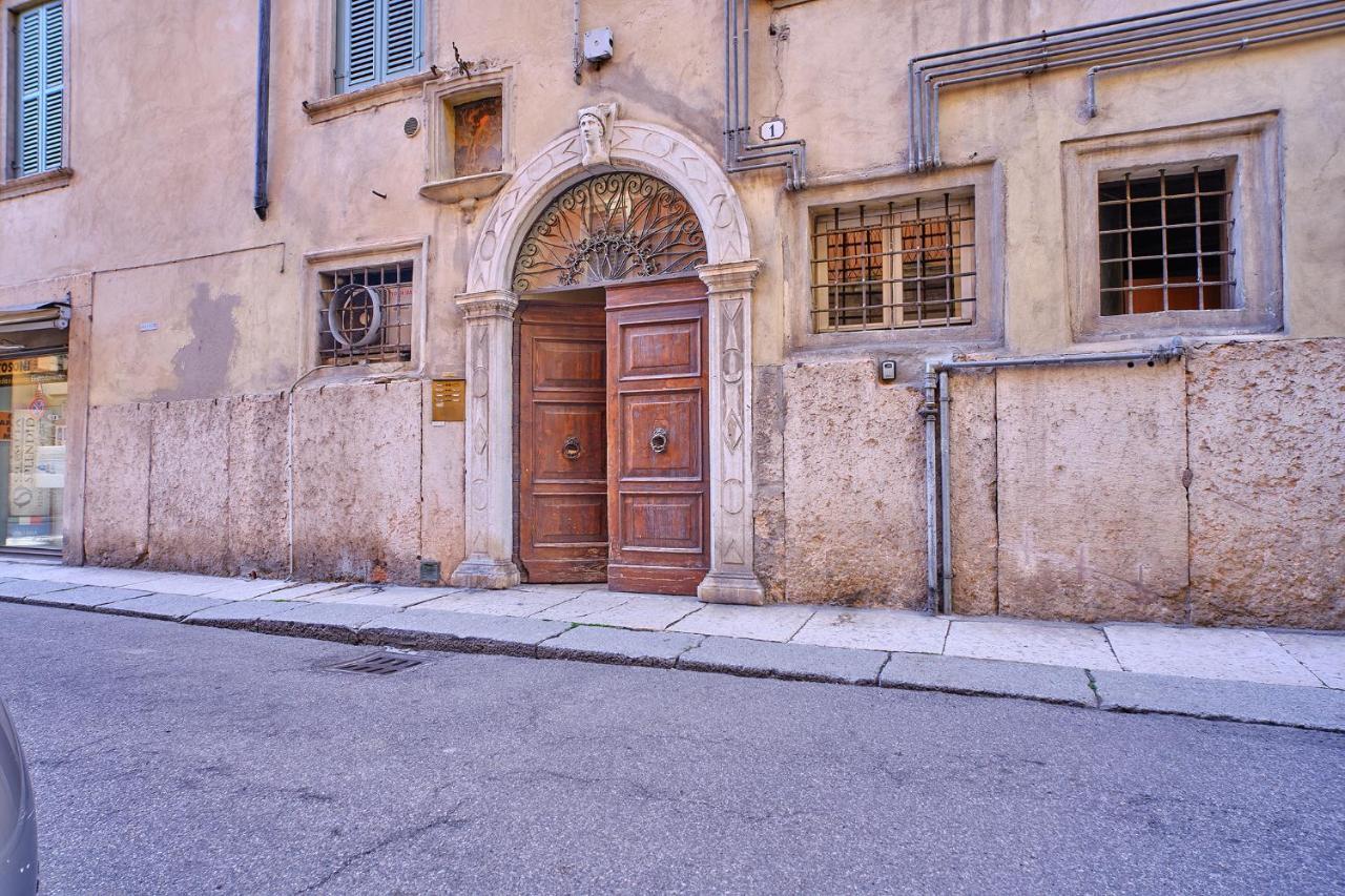 La Zulina Apartment Verona Bagian luar foto